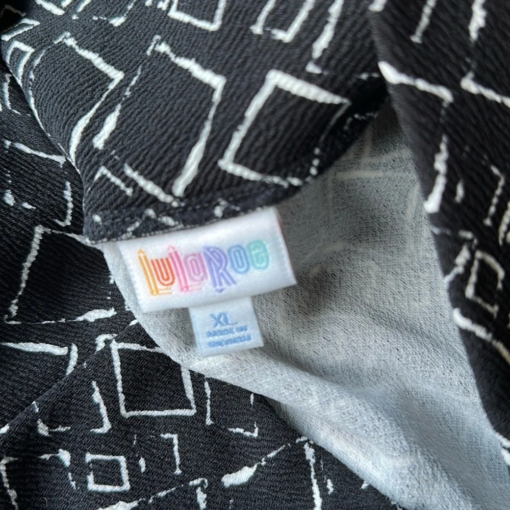 LuLaRoe Cassie Black‎ White Pencil Skirt Knee Geometric Diamond Womens XL NWT